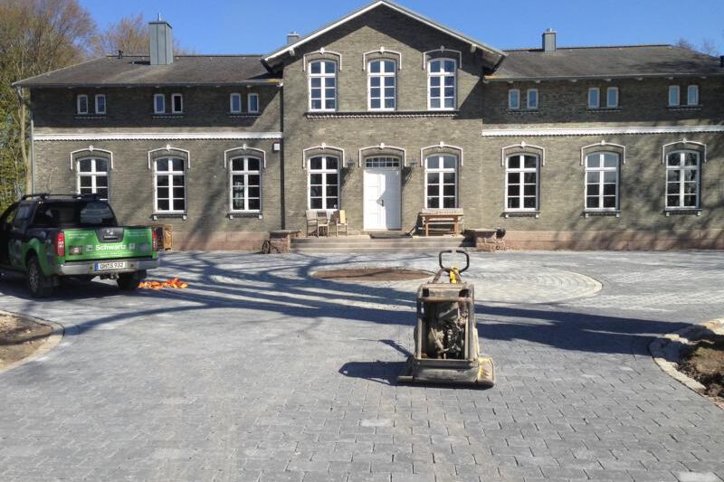 Erd- und Pflasterarbeiten Schwartz Gartenbau