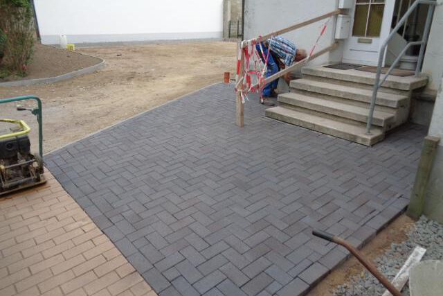 Erd- und Pflasterarbeiten Schwartz Gartenbau
